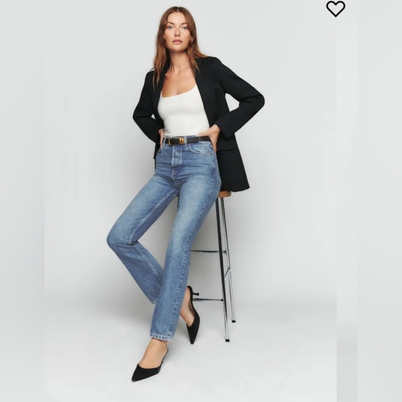 Reformation Denim - 💕🎉 HOST PICK 🎉💕 EUC Reformation Cynthia High Rise jeans colour Shasta